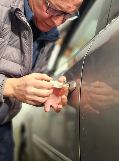 Emergency car lockout service