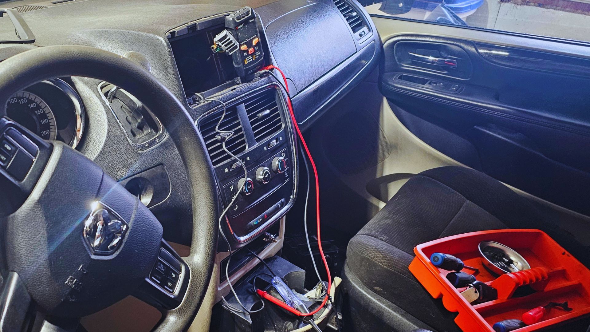 Mobile automotive locksmith service